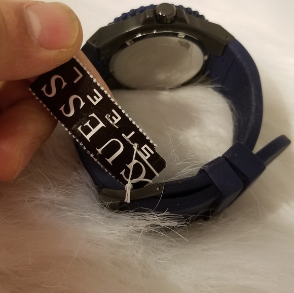 GUESS WATCH - Picture 6 of 6